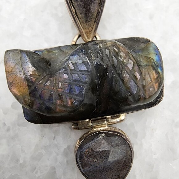Carved Labradorite Snake Pendant 925 Sterling - Picture 3 of 8